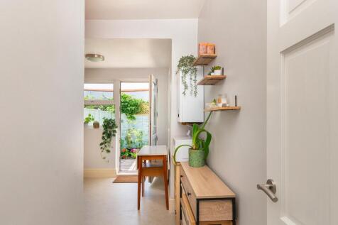 G3BF5RBN - Kitchen F.jpg