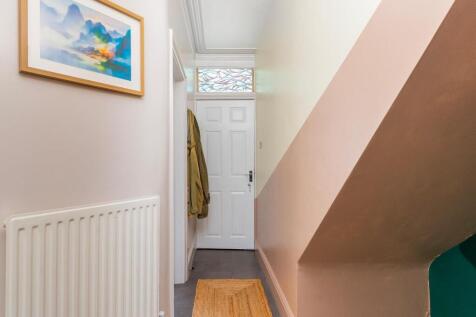 G3BF5RBN - Hallway B.jpg
