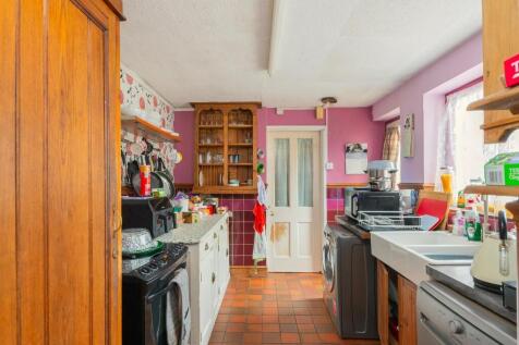 3F4AHD - Kitchen B.jpg
