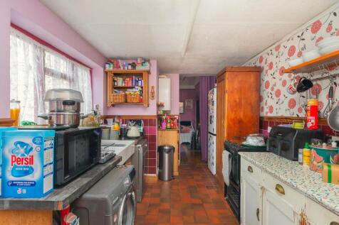 3F4AHD - Kitchen C.jpg