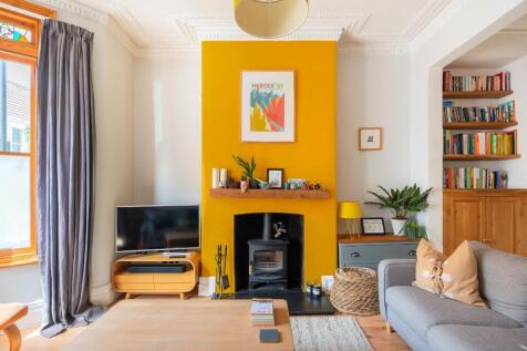 0W5AMR - Living Room B.jpg