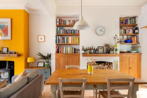 0W5AMR - Dining Room E.jpg