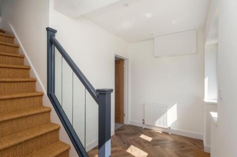 4H2LBH - Hallway B.jpg