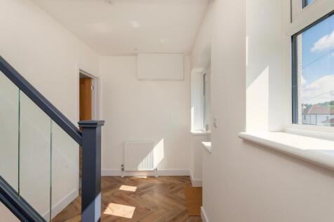 4H2LBH - Hallway C.jpg