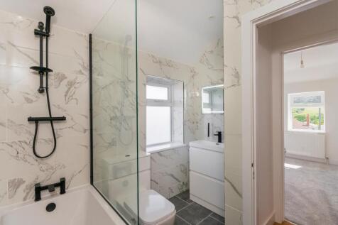 4H2LBH - Bathroom B.jpg
