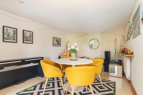 1S5R1KE - Family Dining Room B.jpg