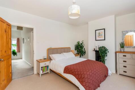 2H0RSW - Bedroom B.jpg