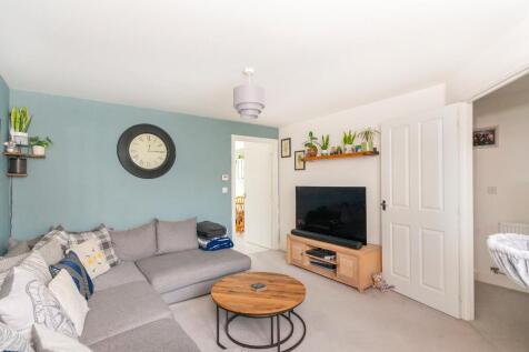0R9SRSG - Living Room B.jpg