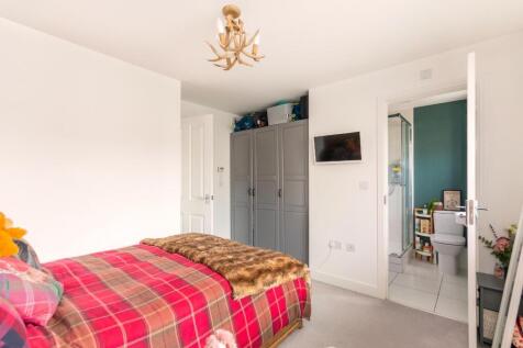0R9SRSG - Bedroom B.jpg