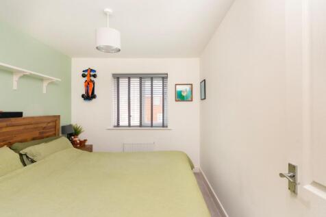0R9SRSG - Bedroom J.jpg