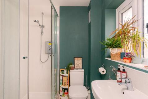 0R9SRSG - Ensuite A.jpg