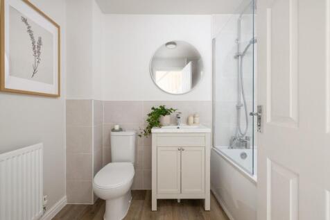 sbathroom.jpg