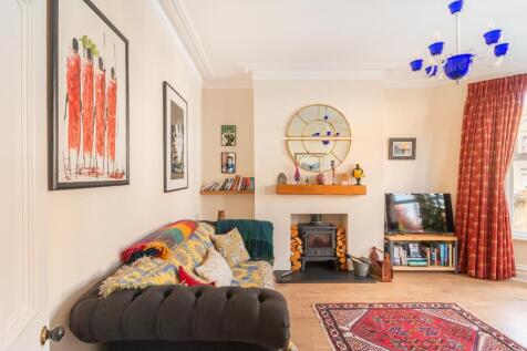 1B9RKE - Living Room D.jpg