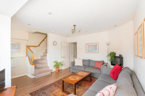 0S4RAV - Living Room F.jpg