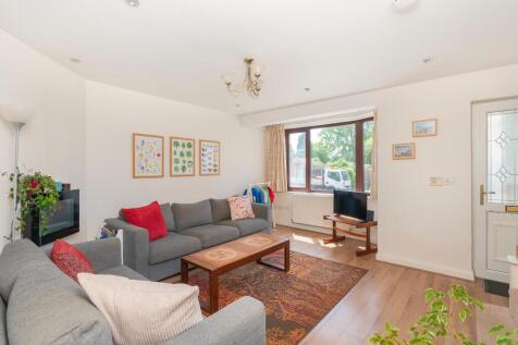 0S4RAV - Living Room C.jpg
