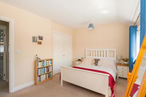 0S4RAV - Bedroom B.jpg