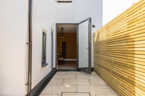 1 Sherbourne St, BS5-13.jpg