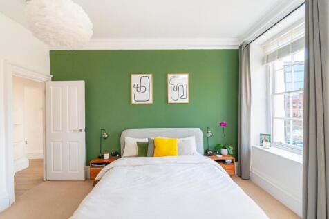 ERAUQSDNALTROP6TALF5 - Bedroom E.jpg