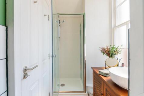 ERAUQSDNALTROP6TALF5 - Bathroom C.jpg