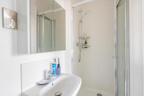 ERAUQSDNALTROP6TALF5 - Ensuite B.jpg