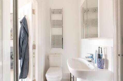 ERAUQSDNALTROP6TALF5 - Ensuite A.jpg