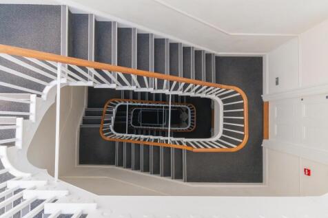 ERAUQSDNALTROP6TALF5 - Communal Stairs A.jpg
