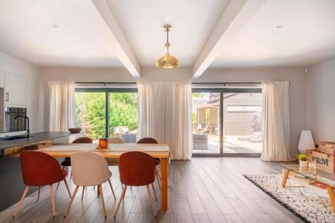 3C5LBY - Kitchen Diner J.jpg