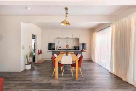 3C5LBY - Kitchen Diner I.jpg