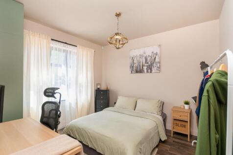 3C5LBY - Bedroom L.jpg