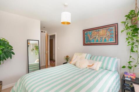 FT1KSE - Bedroom B.jpg