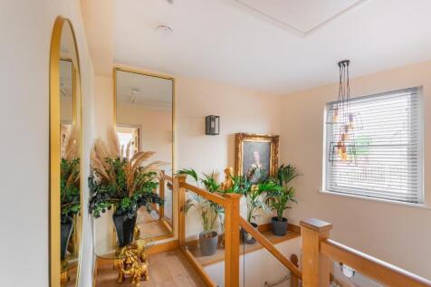 F21GHCN - Entrance Hall D.jpg