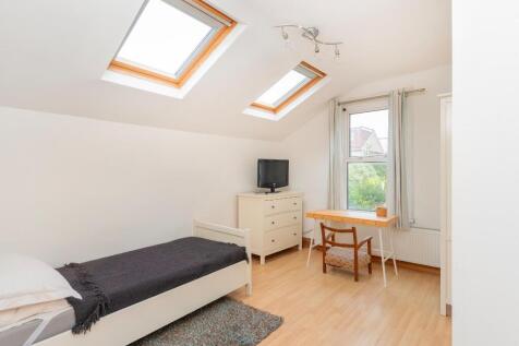 2W4RKE - Bedroom C.jpg
