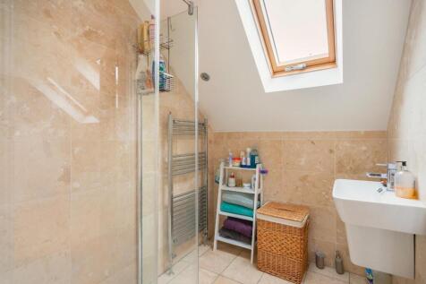 2W4RKE - Ensuite A.jpg