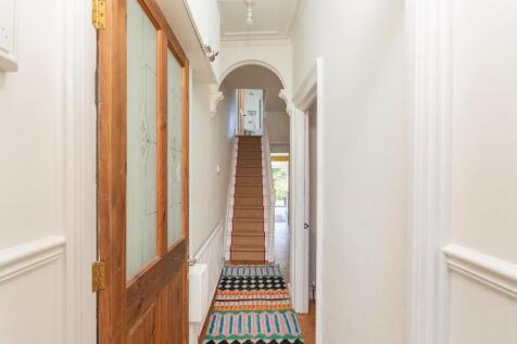 2C9REN - Hallway B.jpg