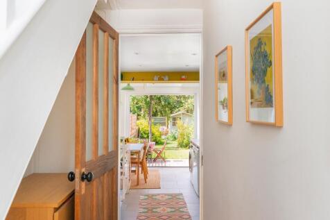 2C9REN - Hallway A.jpg
