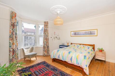 2C9REN - Bedroom C.jpg