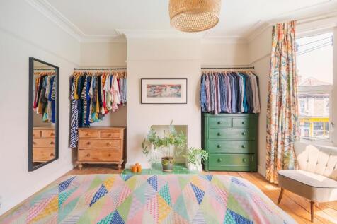 2C9REN - Bedroom A.jpg