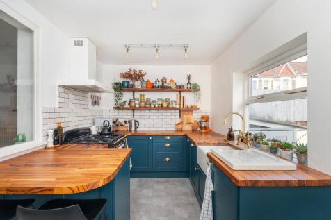2W2RWL - Kitchen D.jpg