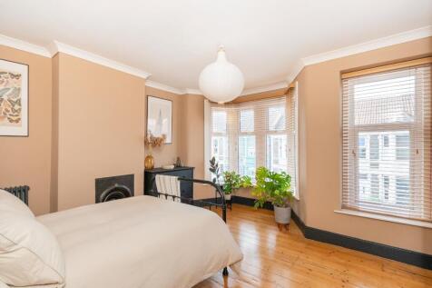 2W2RWL - Bedroom D.jpg
