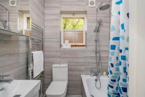 F5F6FCM - Bathroom B.jpg