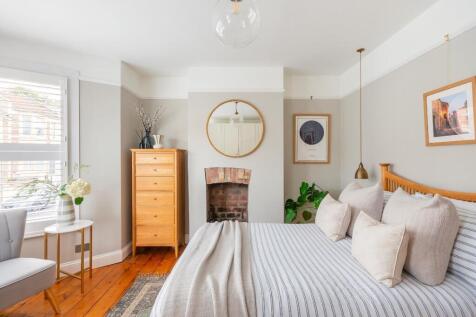 0B4RBN - Bedroom K.jpg