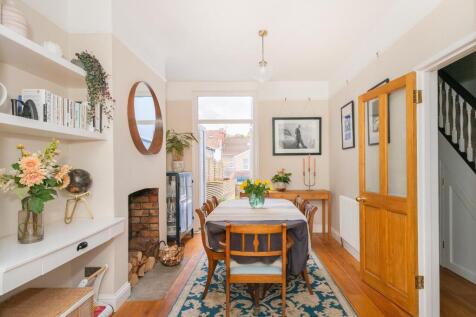 0B4RBN - Dining Room C.jpg