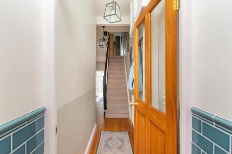 0B4RBN - Hallway A.jpg