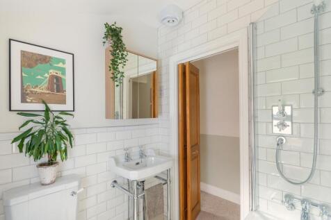 0B4RBN - Bathroom A.jpg