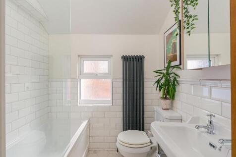 0B4RBN - Bathroom B.jpg