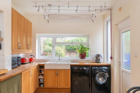 2D7RGK - Kitchen A.jpg