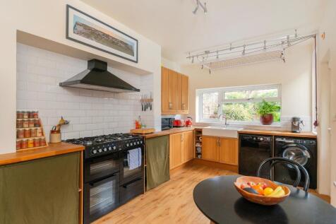2D7RGK - Kitchen C.jpg
