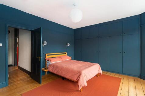 2D7RGK - Bedroom L.jpg