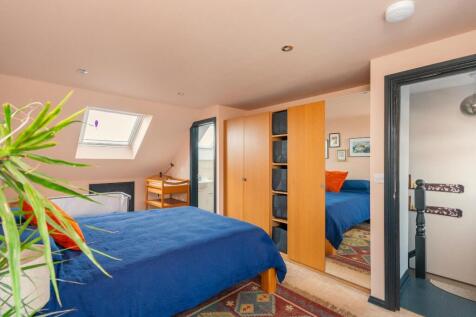 2D7RGK - Bedroom C.jpg