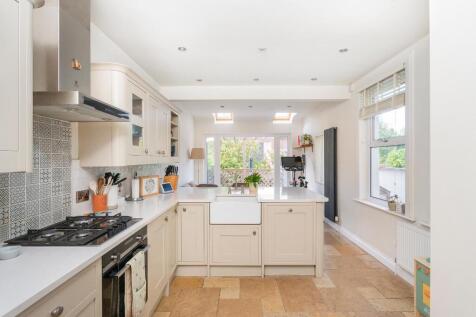 2G2AKE - Kitchen D.jpg